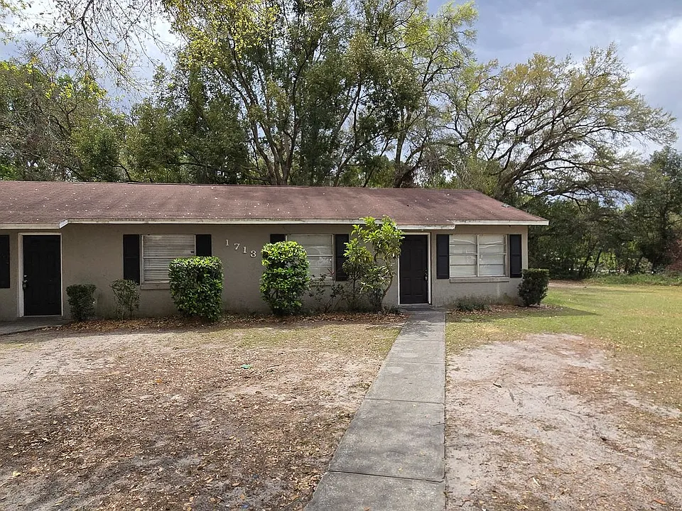 1713 Birchwood Cir #2