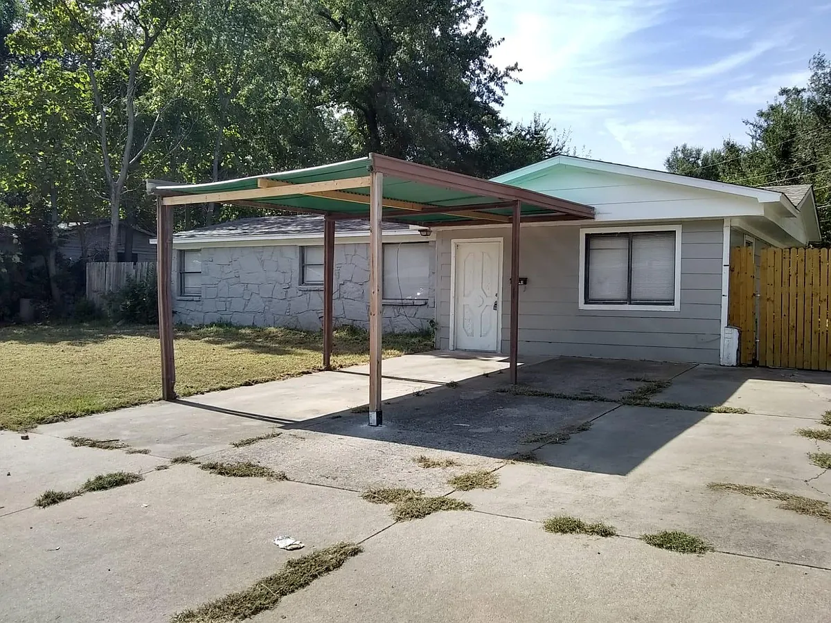 Building Photo - 1841 Cherry Ln