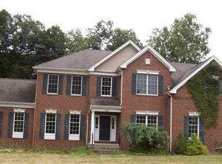 140 Creekside Rd, Hopewell Junction, NY 12533