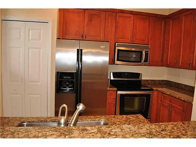 Building Photo - 325 Bayfront Dr #325
