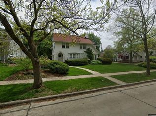1730 N 70th St, Wauwatosa, WI 53213