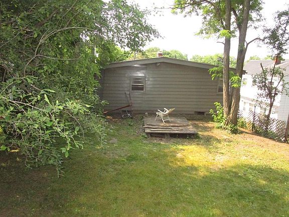 5th image of 1200 E Moreland Blvd