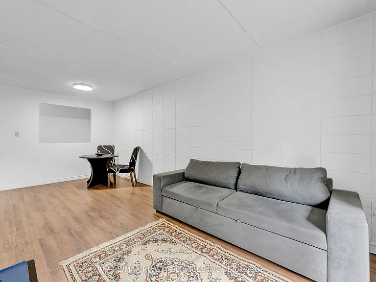 30 Hickory St E #103 — Photo 7