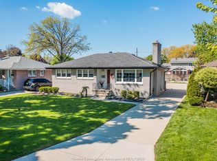 1211 Parkview Ave, Windsor, ON N8S 2X8