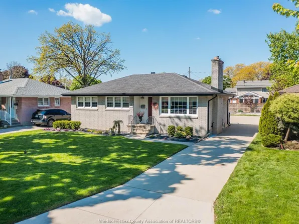 1211 Parkview Ave, Windsor, ON N8S 2X8