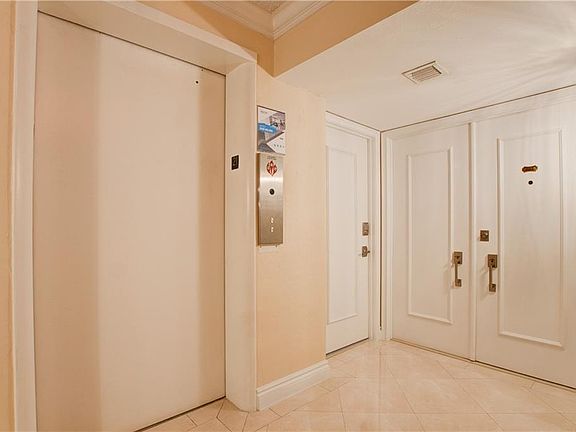3rd image of 4280 Galt Ocean Dr APT 21L