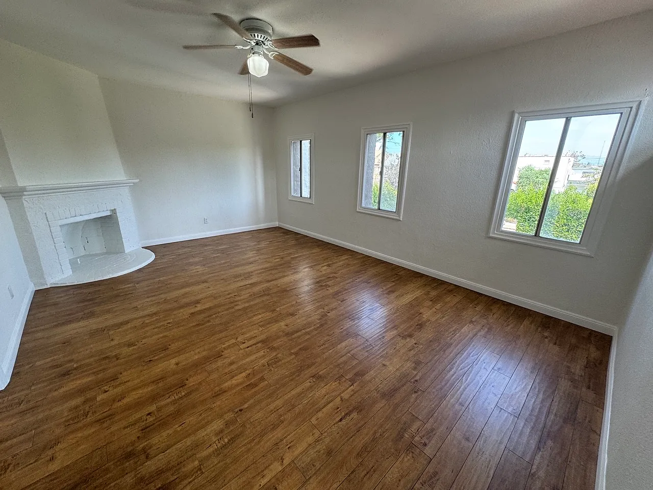 3 bed, 1200 sqft, $3,195 — Photo 1