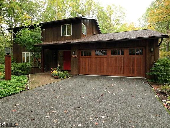 4th image of 1358 Greenwood Cir