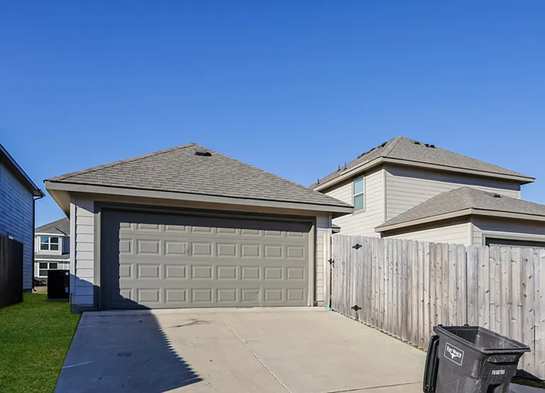 5740 Willamette Dr — Photo 5