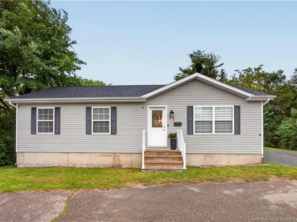 17 Centre St, Miramichi, NB E1N 1K4