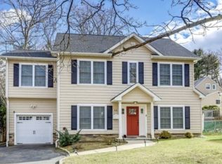 46 Elmwood Dr, Livingston, NJ 07039