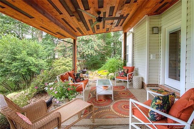 1st image of 1021 Stinson Glen Ln