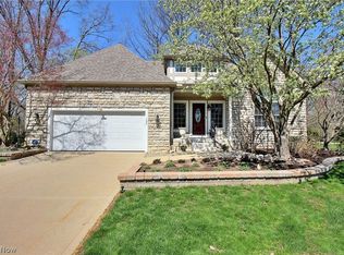 123 Hampton Ct, Bratenahl, OH 44108