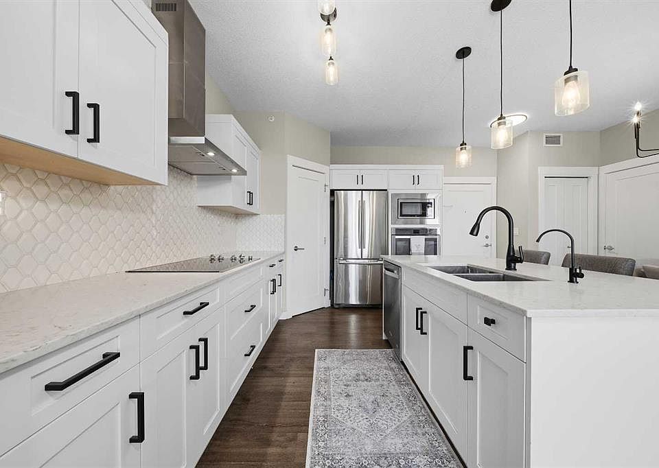 1st image of 10 E Walgrove Walk SE #412
