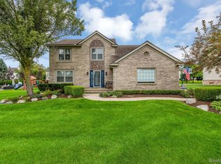 3878 Kossuth Rd, Lake Orion, MI 48360