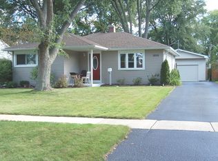 3205 Fremont St, Rolling Meadows, IL 60008