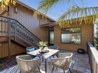 23 Villanova Ln, Oakland, CA
