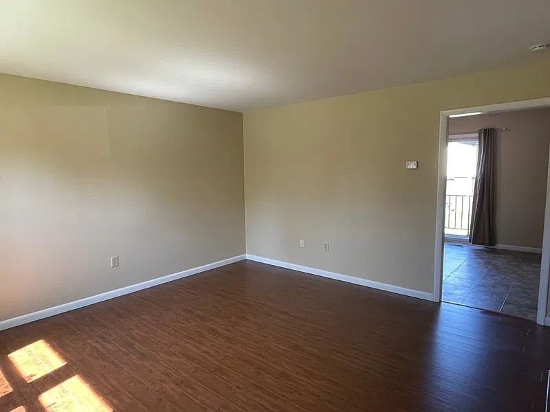 720B — Photo 3