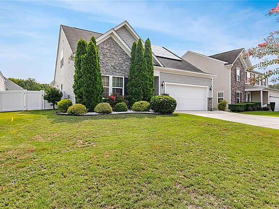 2nd image of 510 Loggerhead Dr