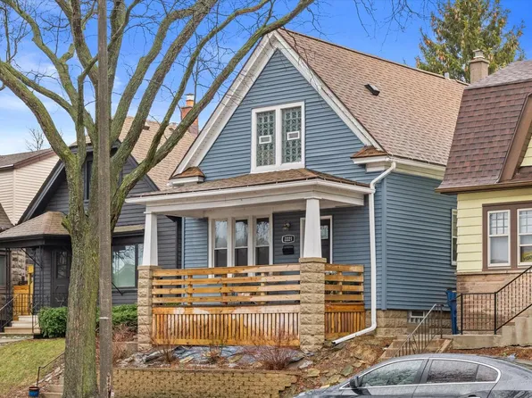 2221 East Oklahoma AVENUE, Milwaukee, WI 53207