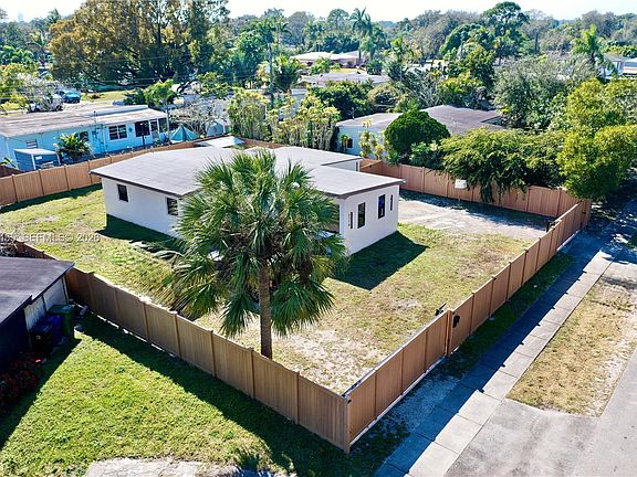 2nd image of 3110 SW 15th Ct