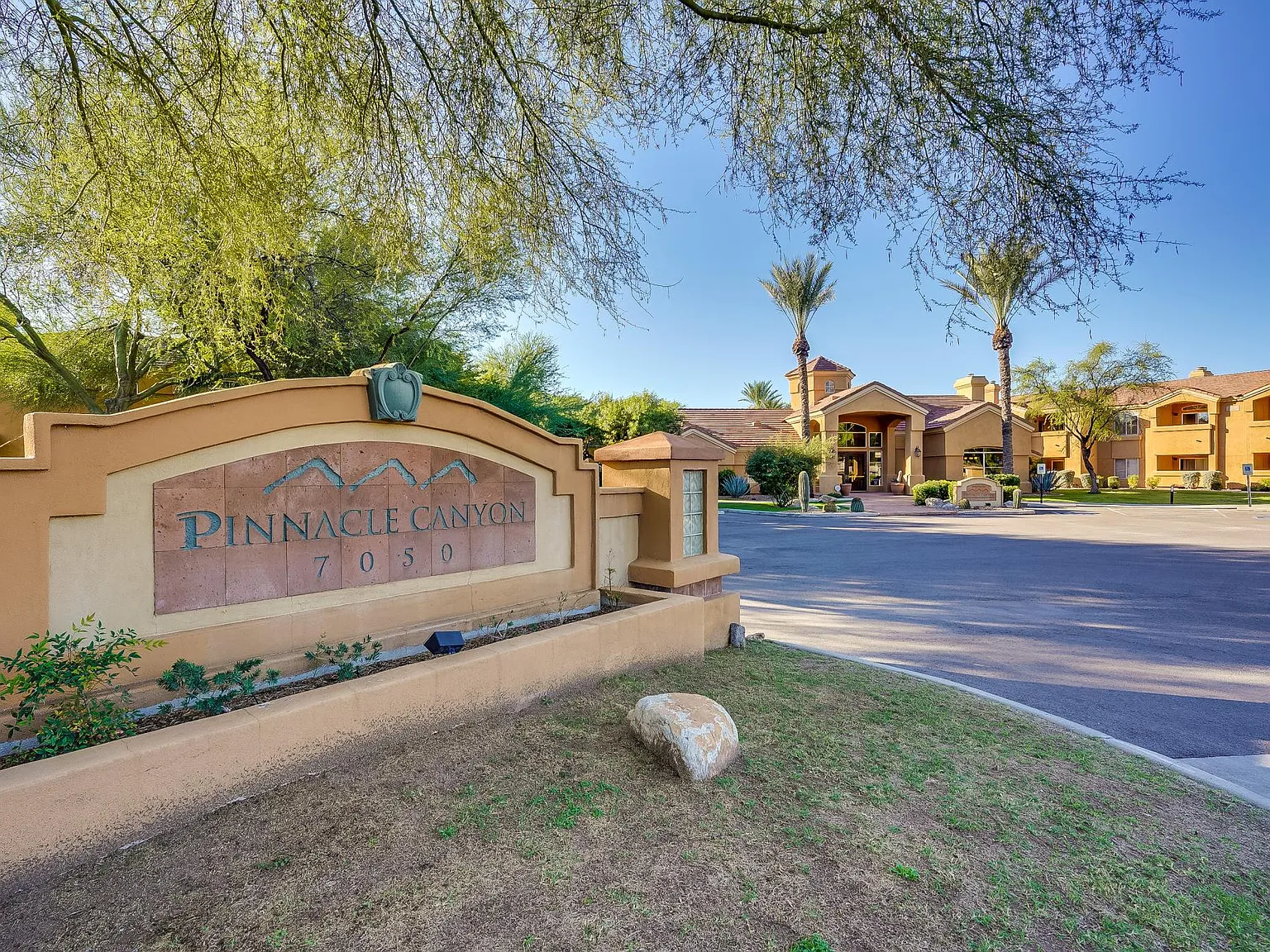 7050 E Sunrise Dr — Photo 2