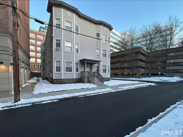 14 Relay Pl #R3, Stamford, CT 06901