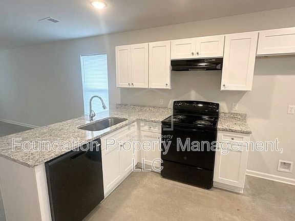 5th image of 2502 E Tyler Ave