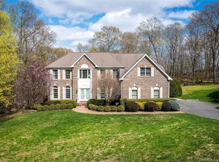 39 Greenleaf Farms Rd, Newtown, CT 06470