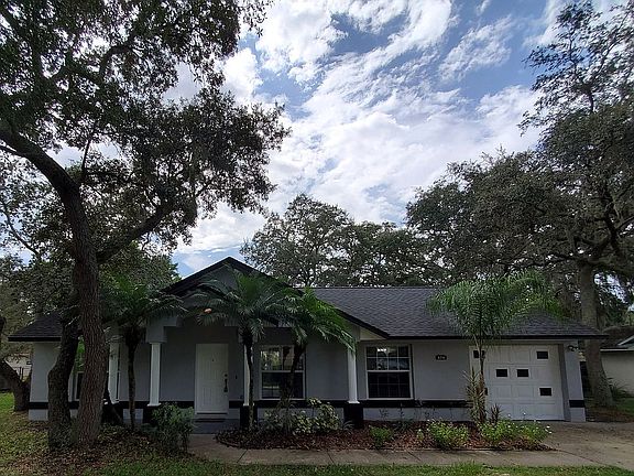 4th image of 404 Cricket Hollow Ln