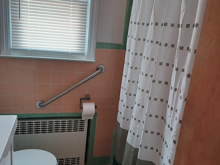 429 Burton Ave #B — Photo 24