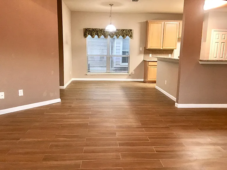 10215 Waterbury Dr — Photo 17
