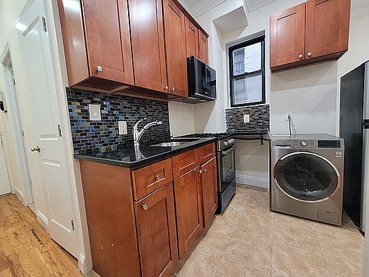 2nd image of 433 Rogers Ave #D
