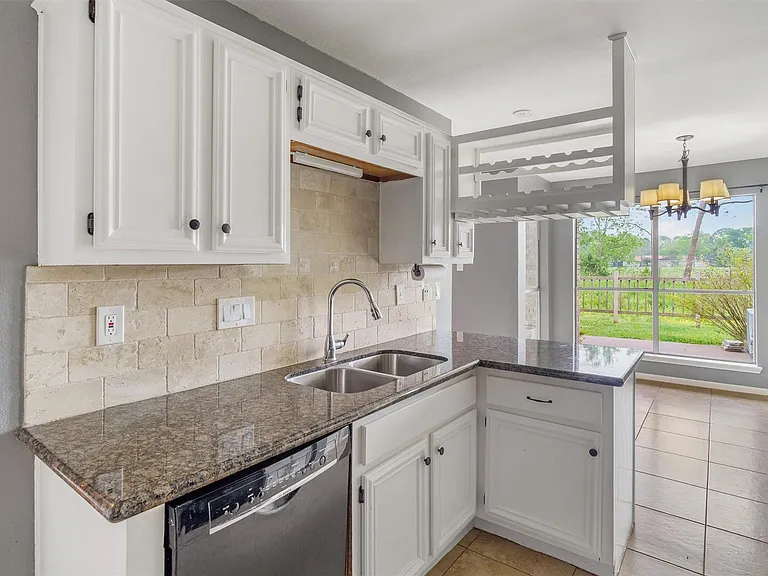 16212 Seahorse Dr — Photo 8