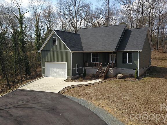 2nd image of 472 Oak Rd