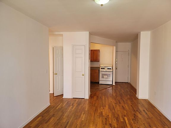 2nd image of 1305 Sheridan Ave #6D