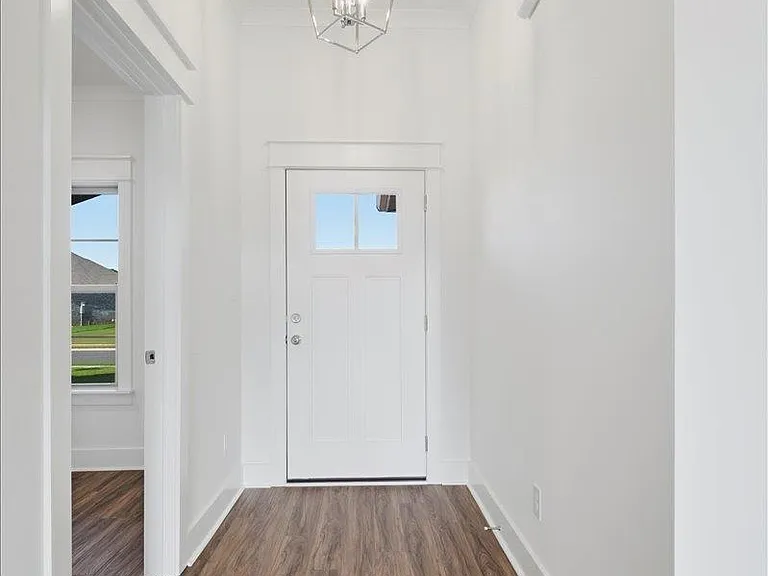 307 Willowbrook Ln — Photo 5