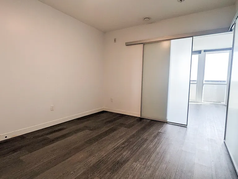 388 King St E #301 — Photo 4