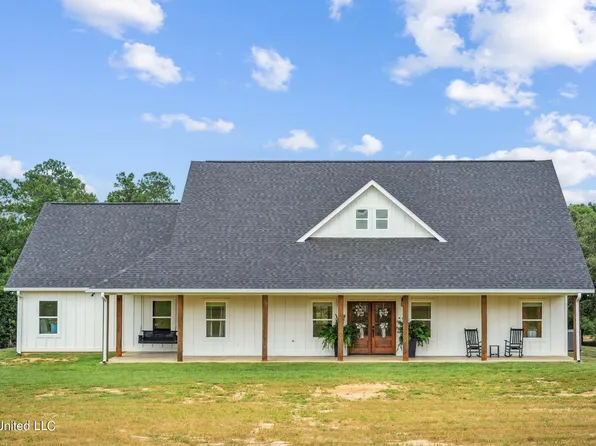 20 Hubert Ladner Rd, Poplarville, MS 39470