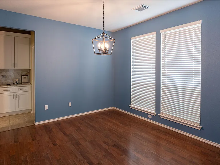 1106 Camden Cv — Photo 13