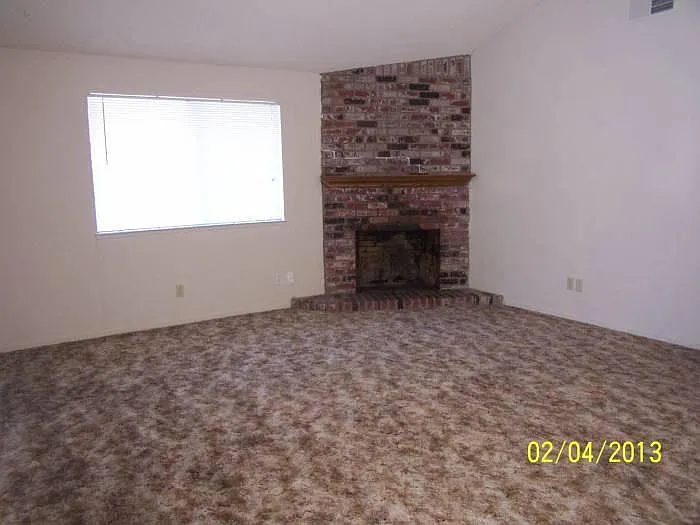 3 bed, 1180 sqft, $2,600 — Photo 3