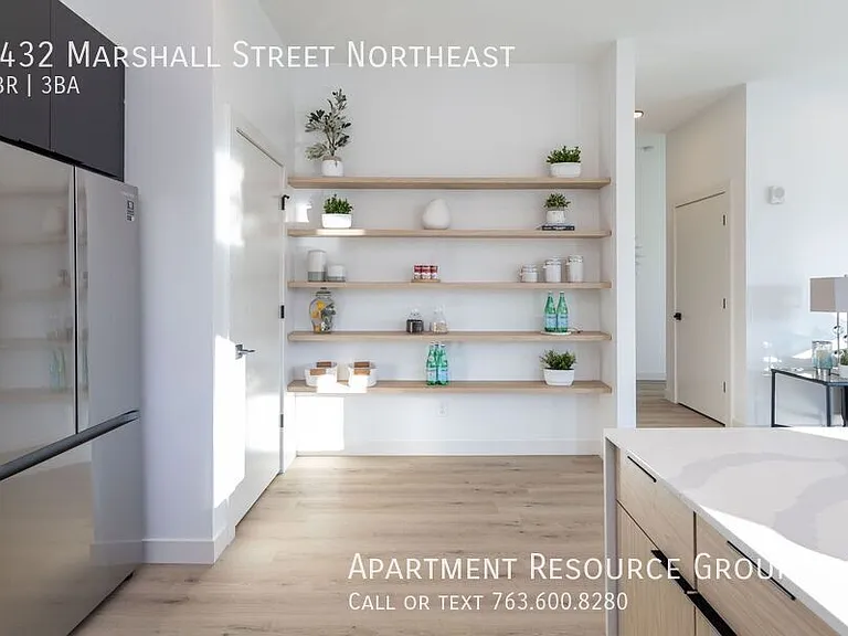 1432 Marshall St NE — Photo 2