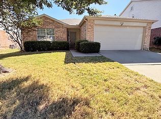 8900 Sagebrush Trl, Aubrey, TX 76227