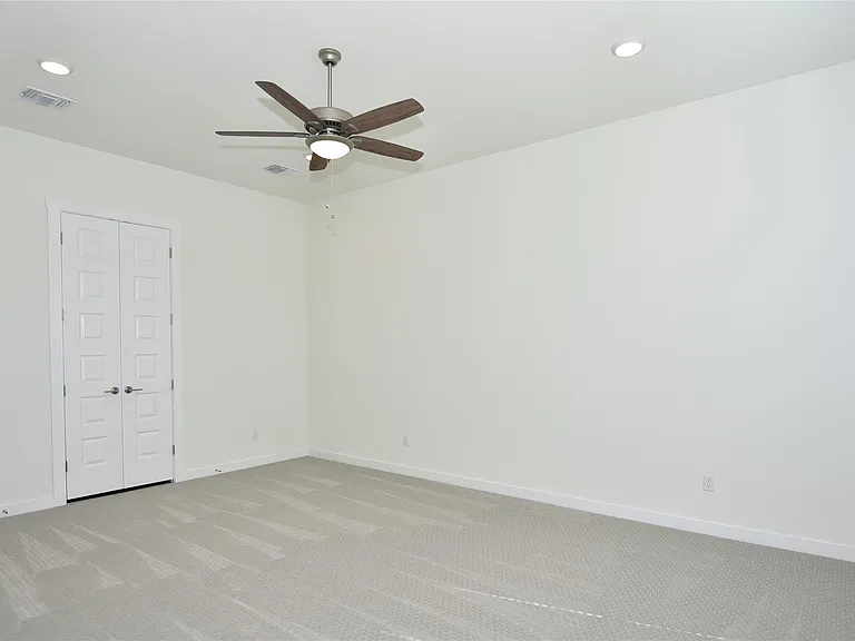 1804 Homestead Farms Dr — Photo 12