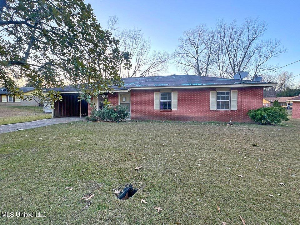 1st image of 108 South Dr
