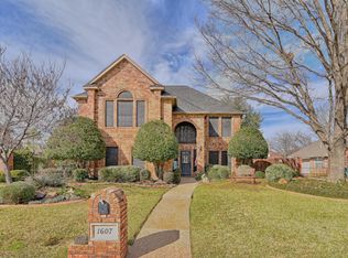 1607 Chretien Point Dr, Mansfield, TX 76063