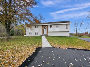 4660 Simmons Rd, Ransomville, NY 14131