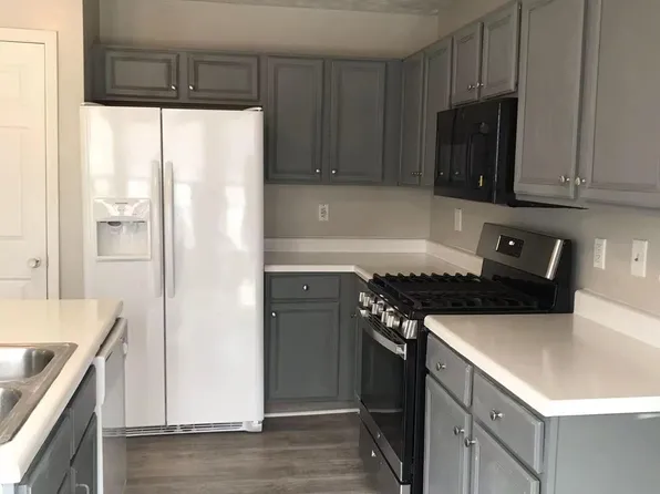 992 Vintage Pointe Dr, Lawrenceville, GA 30044