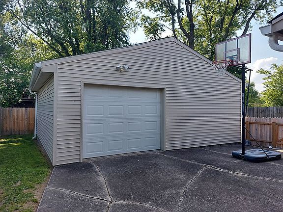 3rd image of 1306 Gardendale Ave
