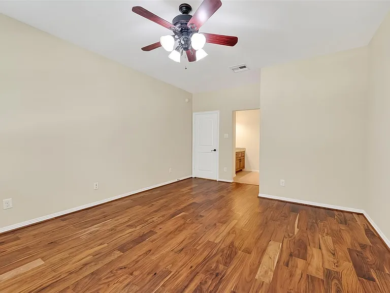 28423 Tall Juniper Hill Dr — Photo 36